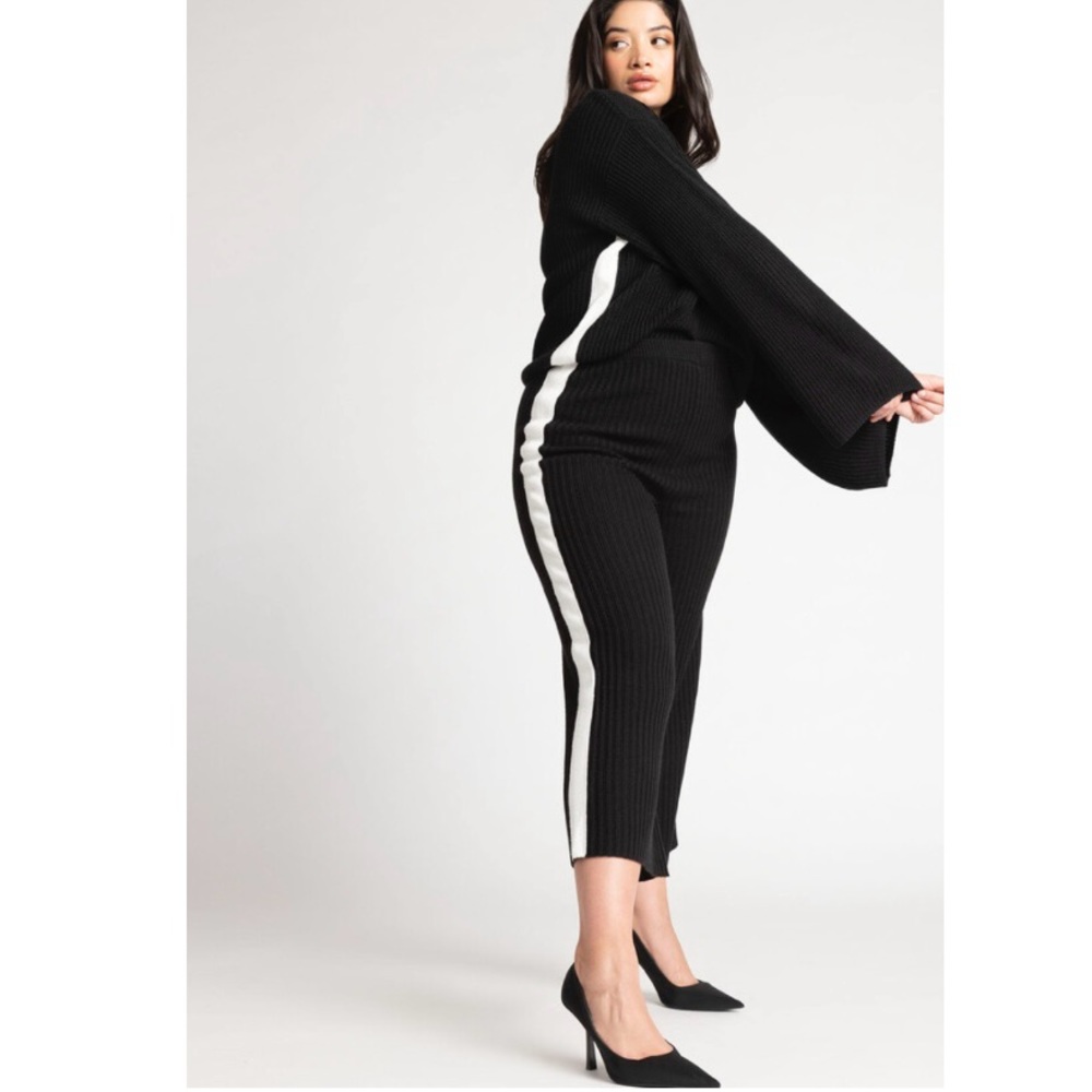 Eloquii Side Stripe Sweater in Black size 14/16 Flare Sleeves Knit Mock Neck